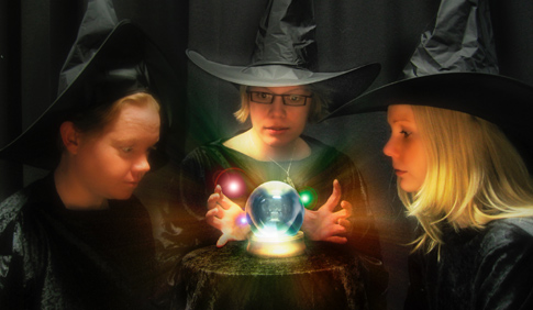 wyrd sisters main